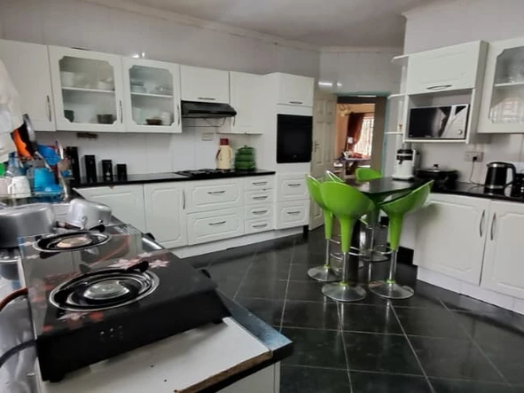 5 Bedroom House