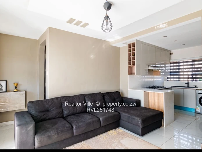 Modern 2-Bed Tynwald Apartment - Solar & Fitted Kitchen