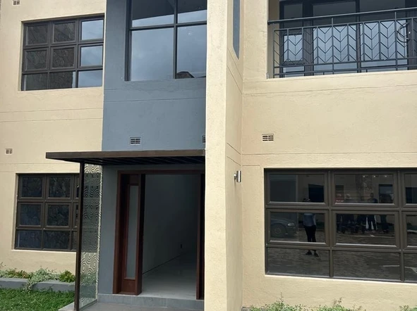 3 Bedroom Flat & Apartment