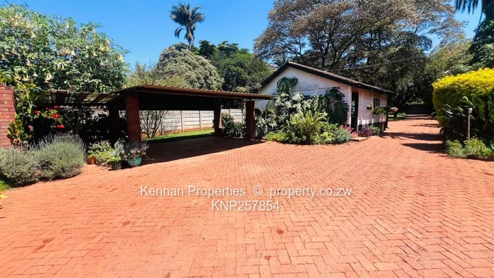 Golden Oldie Family home with Cottage (Sole Mandate)