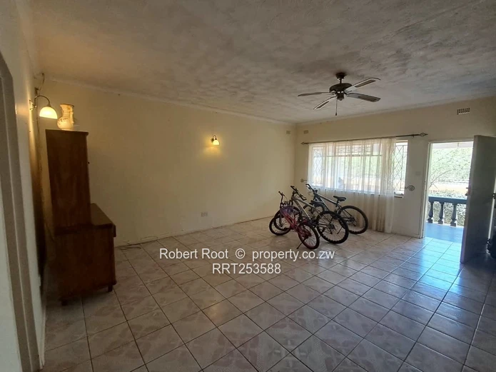 Sunny 2-Bed Cottage in Kambanji, Borehole & Tiled Floors