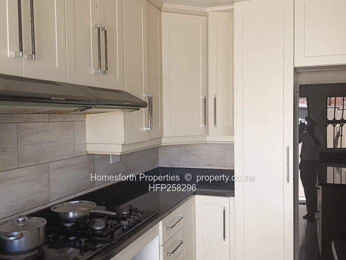 Modern 4 Bed House for Sale in Mabvazuva 145k