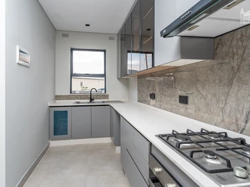 3 Bedroom Flat & Apartment