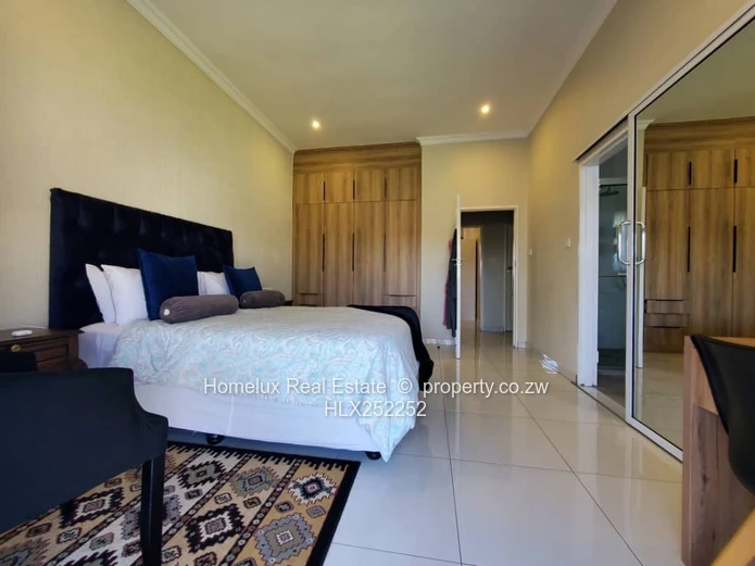 Exquisite 3 Bed Garden Flat In Greendale To Rent 