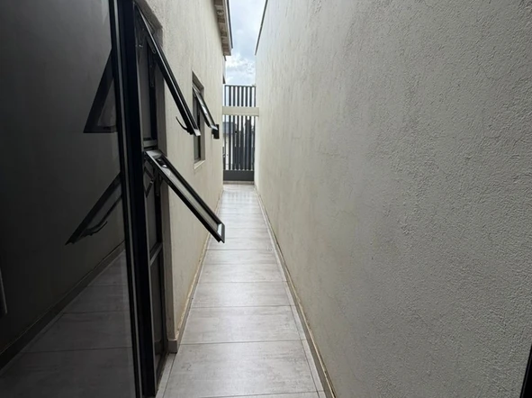 4 Bedroom Flat & Apartment