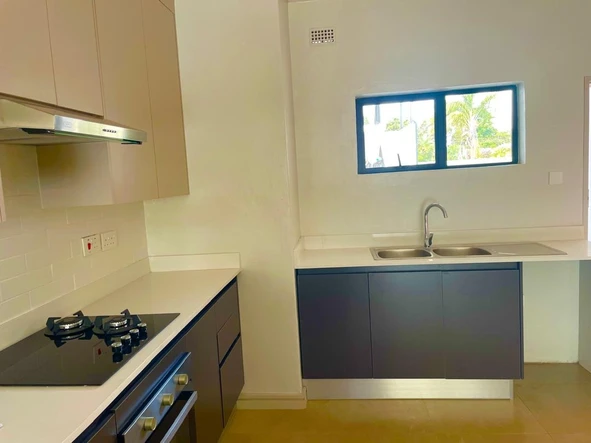 3 Bedroom Flat & Apartment