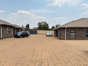 36 Bedroom Garden Flat