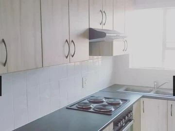 2 Bedroom Flat & Apartment