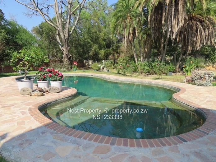 Location- 4 Bedroom House + Cottage In Colne Valley