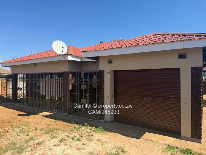 Modern 4BR/3BA Home in Madokero - Borehole & Garage (Sole Mandate)