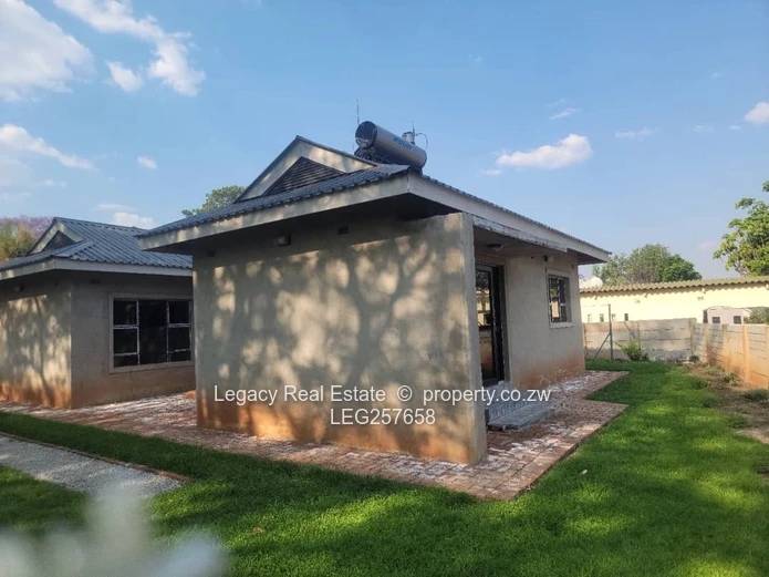 Neat 3-Bed Meyrick Park House with Borehole & Geyser