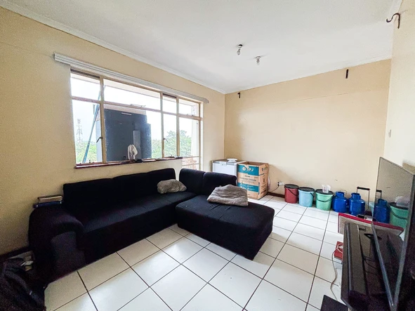 2 Bedroom Flat & Apartment