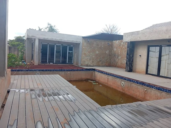 8 Bedroom House