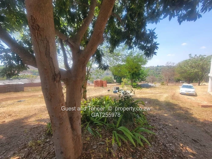 Glen Lorne | Spacious 6-Bedroom Family Home (Sole Mandate)