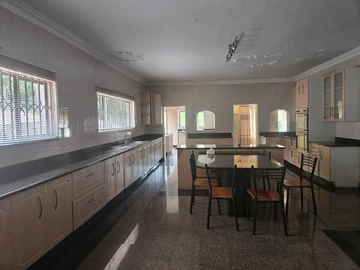 6 Bedroom House