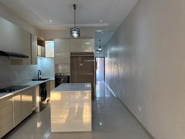 3 Bedroom Flat & Apartment