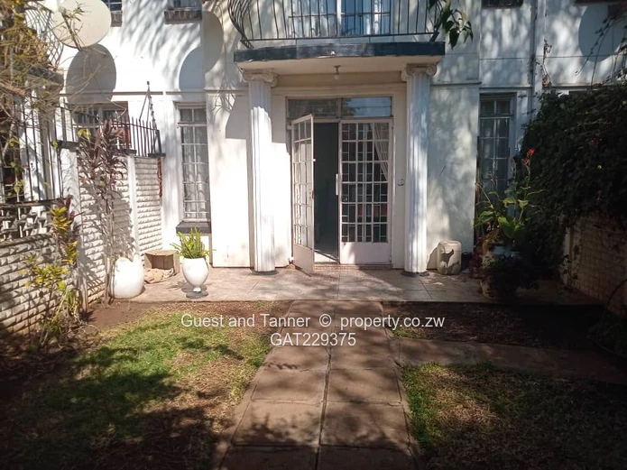 3-Bedroom Garden Flat for Sale in Avenues – Title Deed, Ideal for Residential or BNB Investment