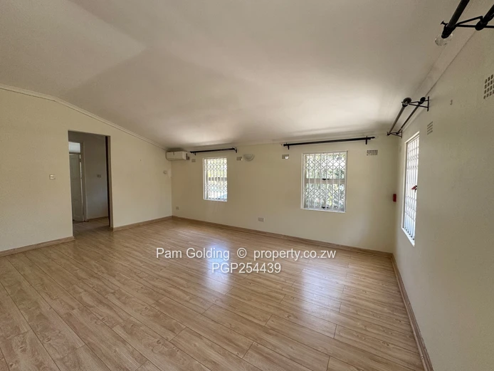 Newlands – Spacious 3 Bedroom Townhouse In Exclusive Complex