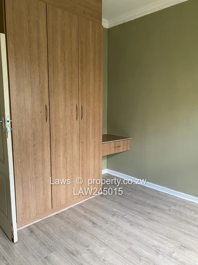 Newlands Flat to Let