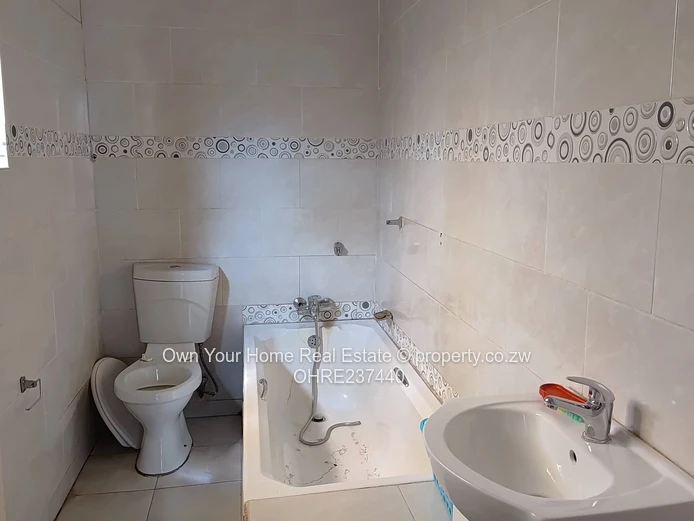 Zengeza 4 ext house for sale 