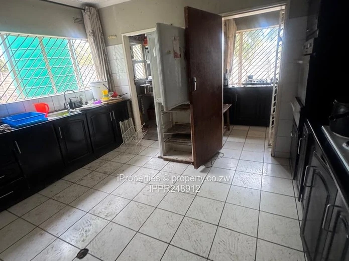 Golden Oldie Modern 5-Bedroom Home – Marlborough