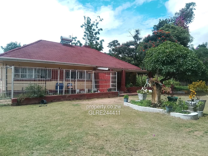 Red-roofed 3-bed Waterfalls Home on 3200m² — Borehole & Veranda
