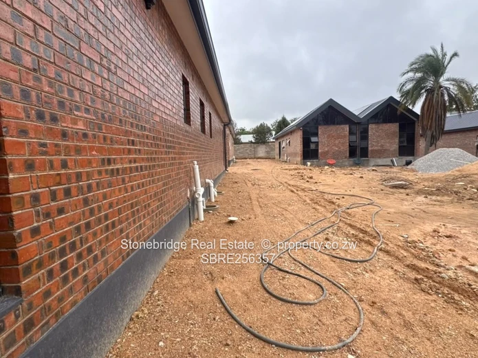 3 Bedroom Townhouse in Hillside For Sale