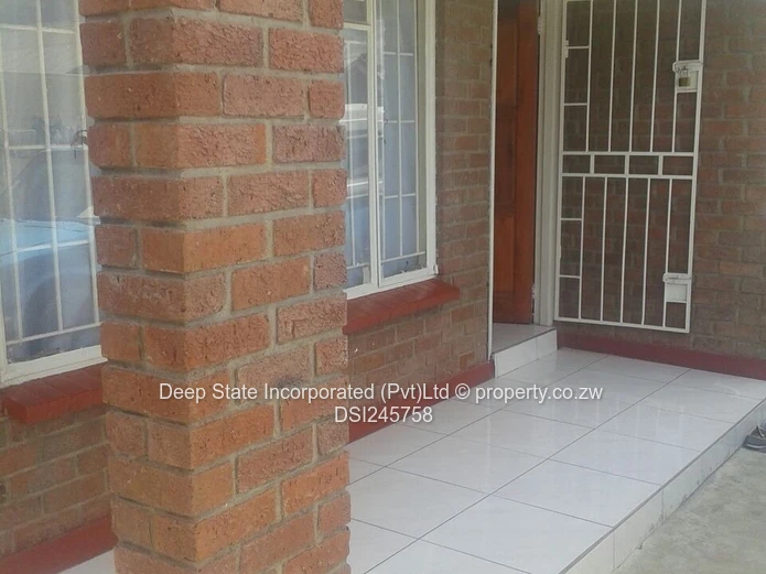 Chitungwiza manyape park house for sale 