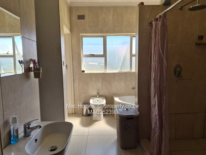 Borrowdale Pomona house for sale -520kneg (Sole Mandate)