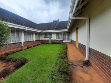 3 bed cottage in Greystone Park