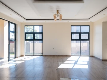 5 Bedroom Flat & Apartment