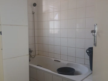2 Bedroom Flat & Apartment