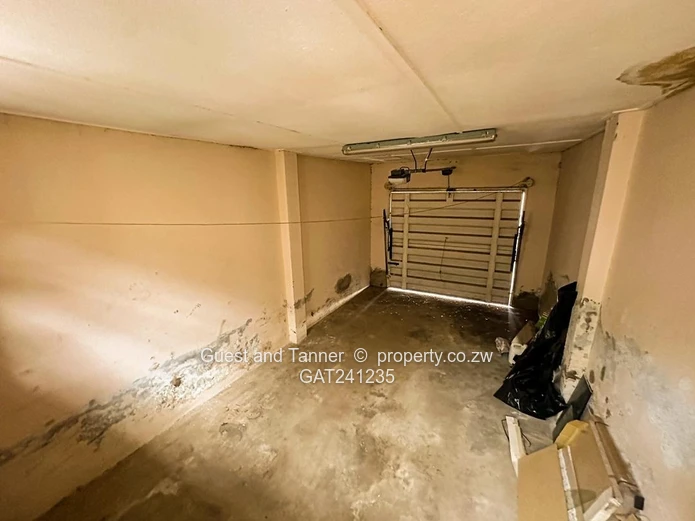 3-Bedroom flat For Sale in Upper Avenues 