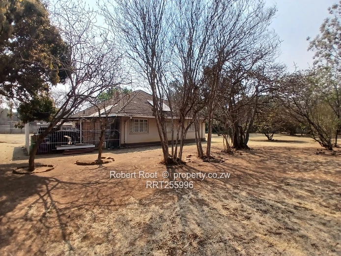 Harare Drive Frontage: 8239 sqm with a 4-Bed Home (Sole Mandate)