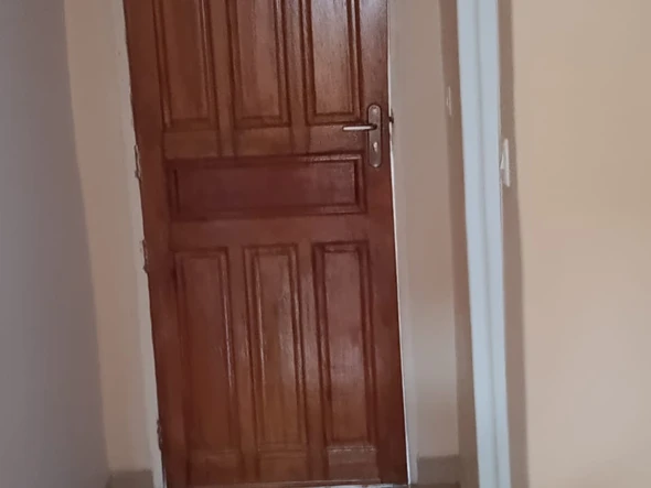 2 Bedroom Flat & Apartment