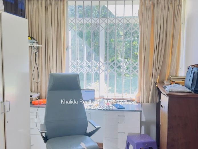 AVONDALE Executive Family Home | US$570k (Sole Mandate)