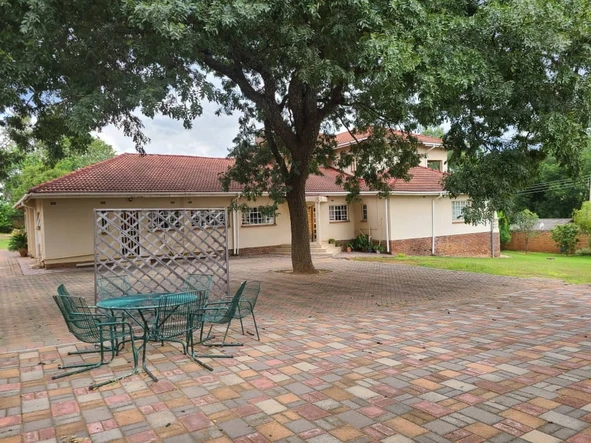 6 Bedroom House