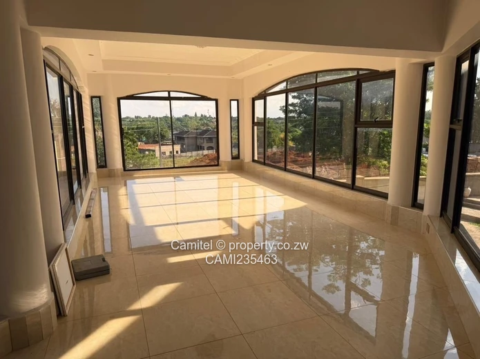 Furnished 6-Bed Luxury House with Pool in Hogerty Hill