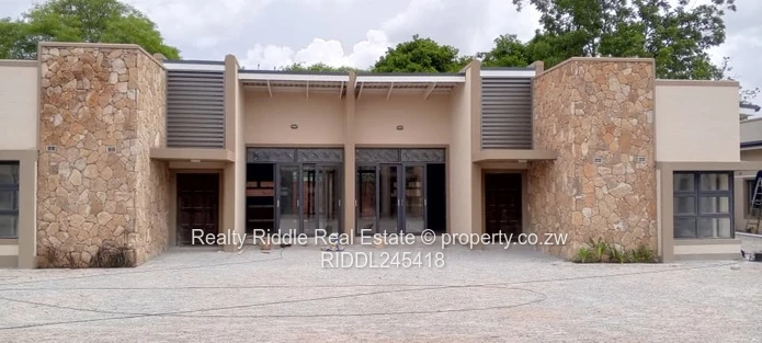 Modern 3 Bed, 2 Bath Flat in Borrowdale with Borehole