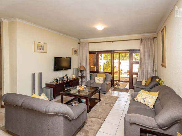 3 Bedroom Flat & Apartment