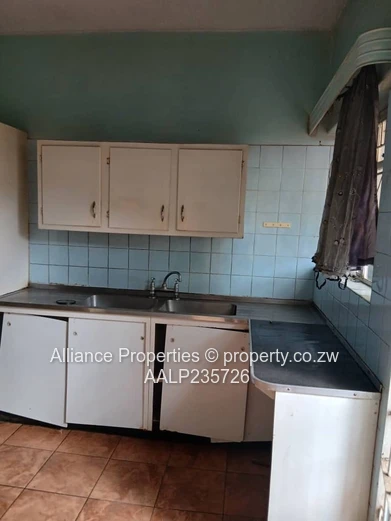 Duplex Investment: 3-Bed Unit with Garage & Deeds in Central Avenues Location