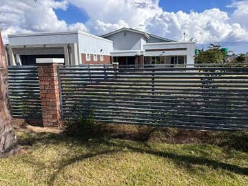 Luxurious 4-Bed Home in Arlington With Borehole & Furnished