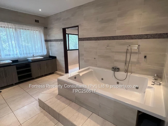 Glen Lorne 5-Bed Home with Borehole & Jacuzzi