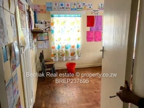 Famona Office For Sale - 1500 m², 600 m², Pool & Borehole