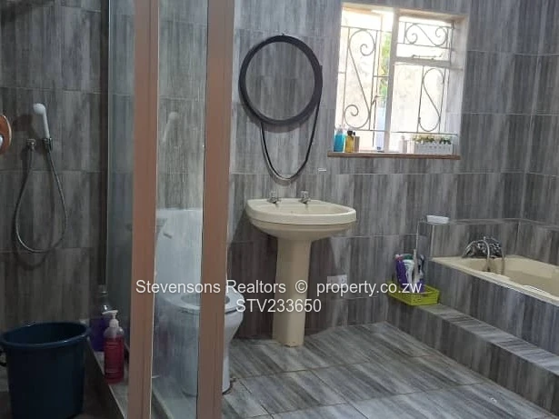 Emerald Hill 4BR Family Home — Solar, Borehole, Large Garden