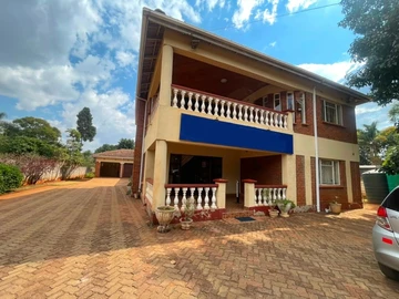 6 Bedroom House