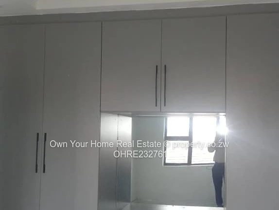 Pomona Nyeredzi Ridge 