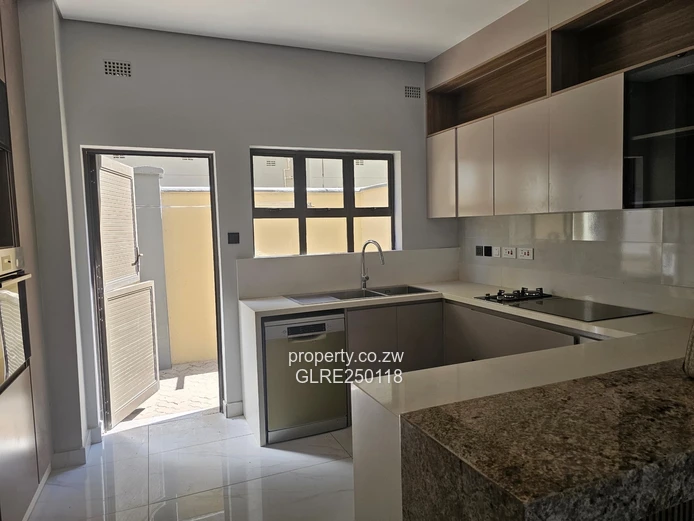 Modern 3-Bed Mount Pleasant Flat - Solar + 24hr Security