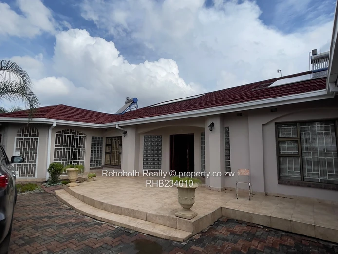 3 Bedroom for Rent in Milton park (Sole Mandate)