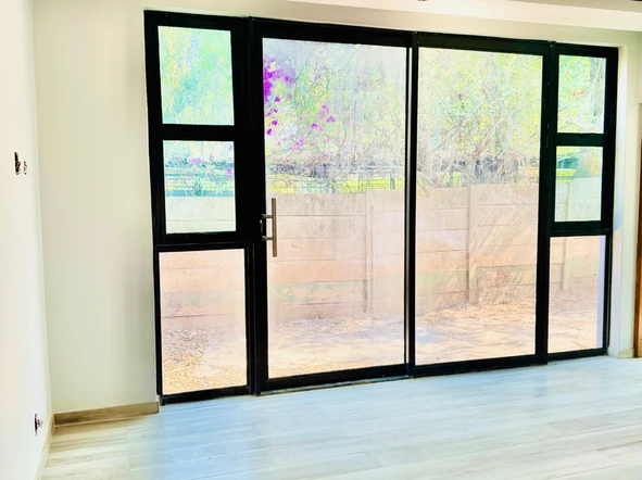 4 Bedroom Flat & Apartment